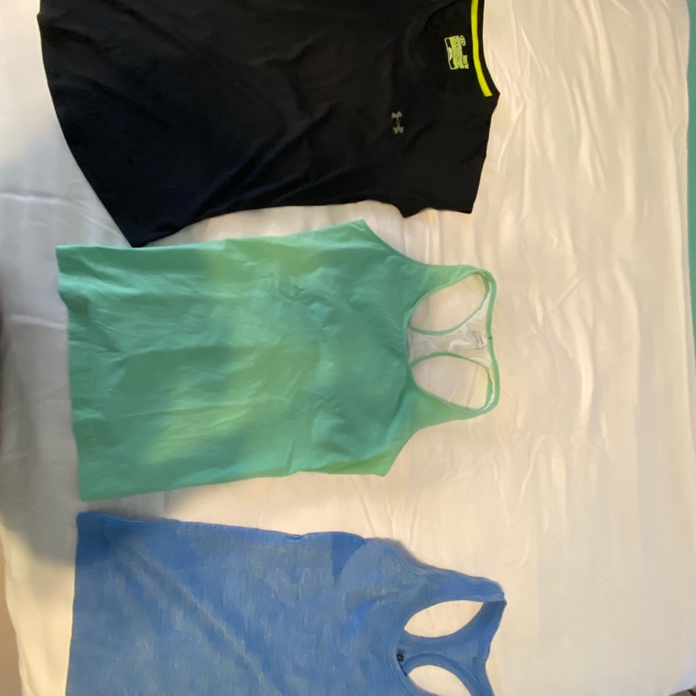 Never worn workout tops!!!